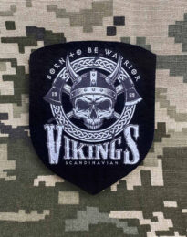 Шеврон “Вікінги з черепом” на липучці, 7×9 см